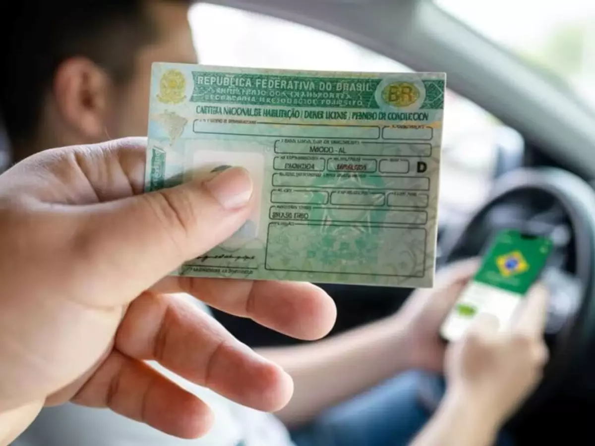 CNH dispara após mudança nas regras e pedidos crescem mais de 200% no Brasil
