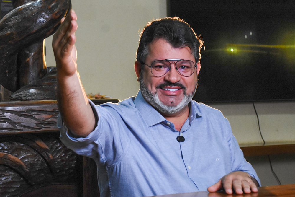 Carlos Bernardo: empresário e líder educacional lança candidatura a deputado federal com foco em desenvolvimento regional