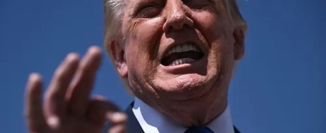 Trump reage a críticas sobre inteligência artificial e acusa adversários de criar “conspiração” contra tecnologia
